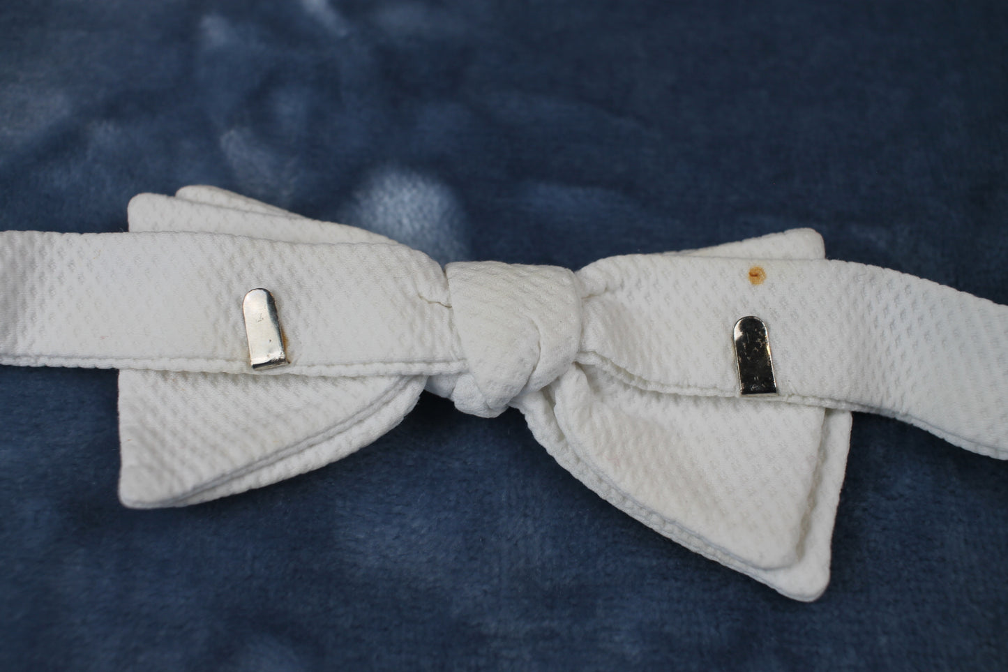 Vintage Ekco pre-tied white textured pattern bow tie