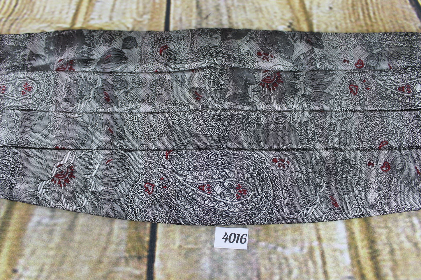 Silver Burgundy Paisley Jacquard Adjustable Pleated Cummerbund