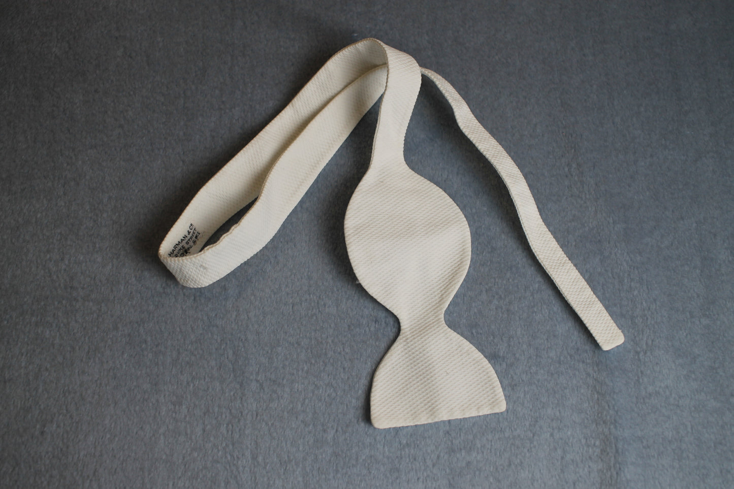 Vintage S Harman London self tie single butterfly end white textured bow tie adjustable