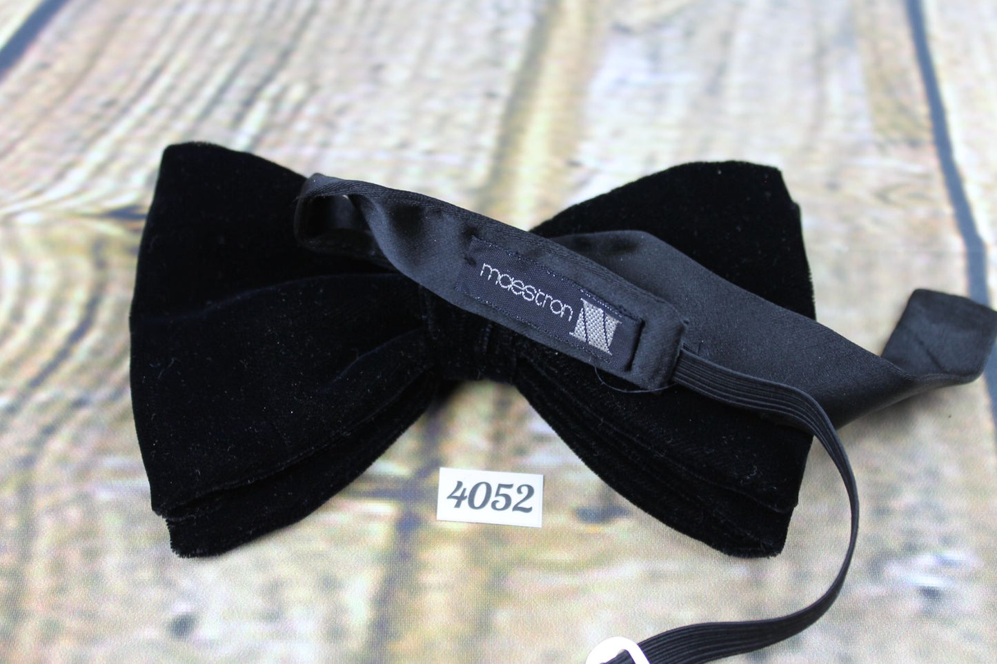 Vintage 1970s Classic Black Velvet Pre Tied Bow Tie Adjustable