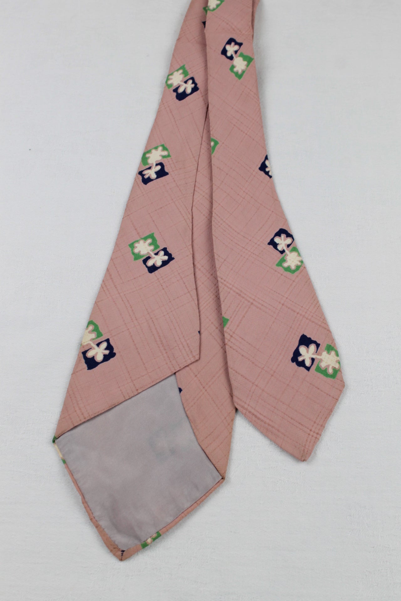 Vintage Hand Tailored Pink blue green Pattern Tie 1940s/50s