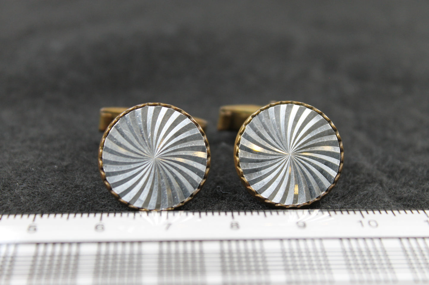 Vintage Round Spiral Cut Silver Face Cufflinks
