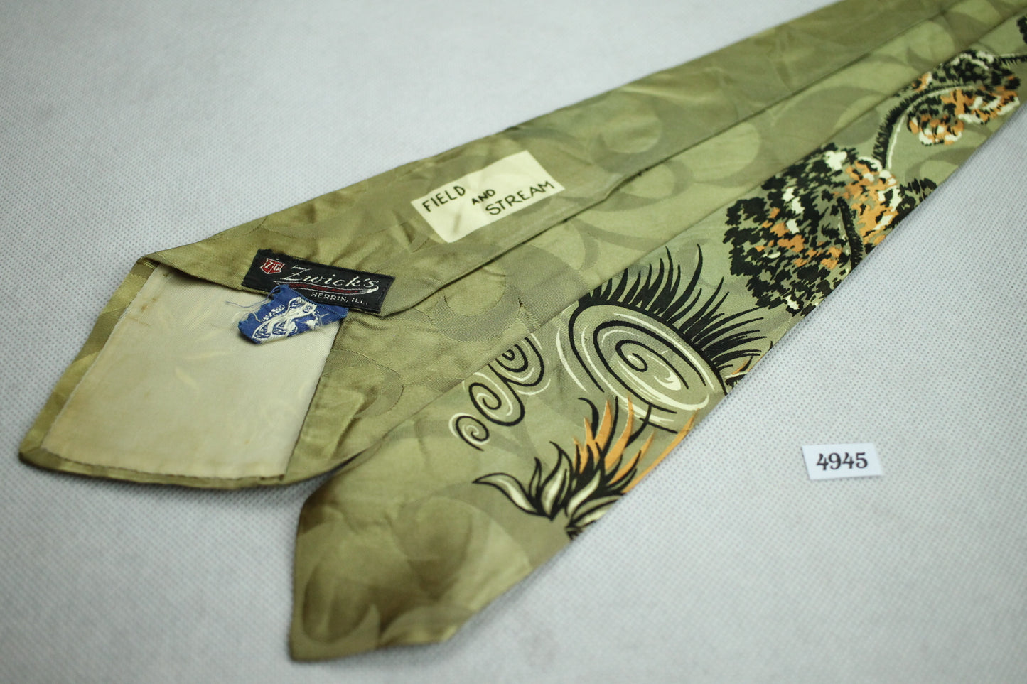 Vintage Beau Brummel field and stream olive green jacquard swing tie 1940s/50s