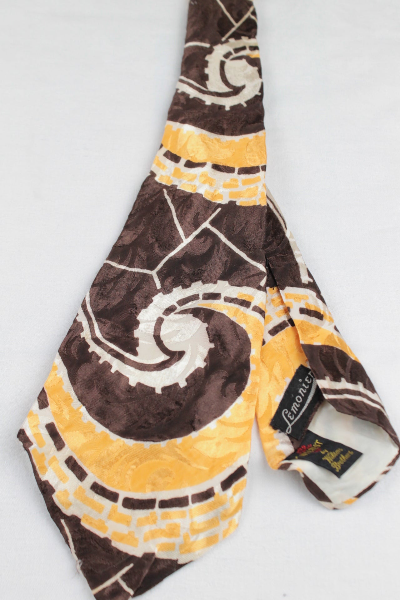 Vintage Wilcrest Wilson Brothers Chocolate Brown Gold Silver Pattern Swing Tie 1940s/50s