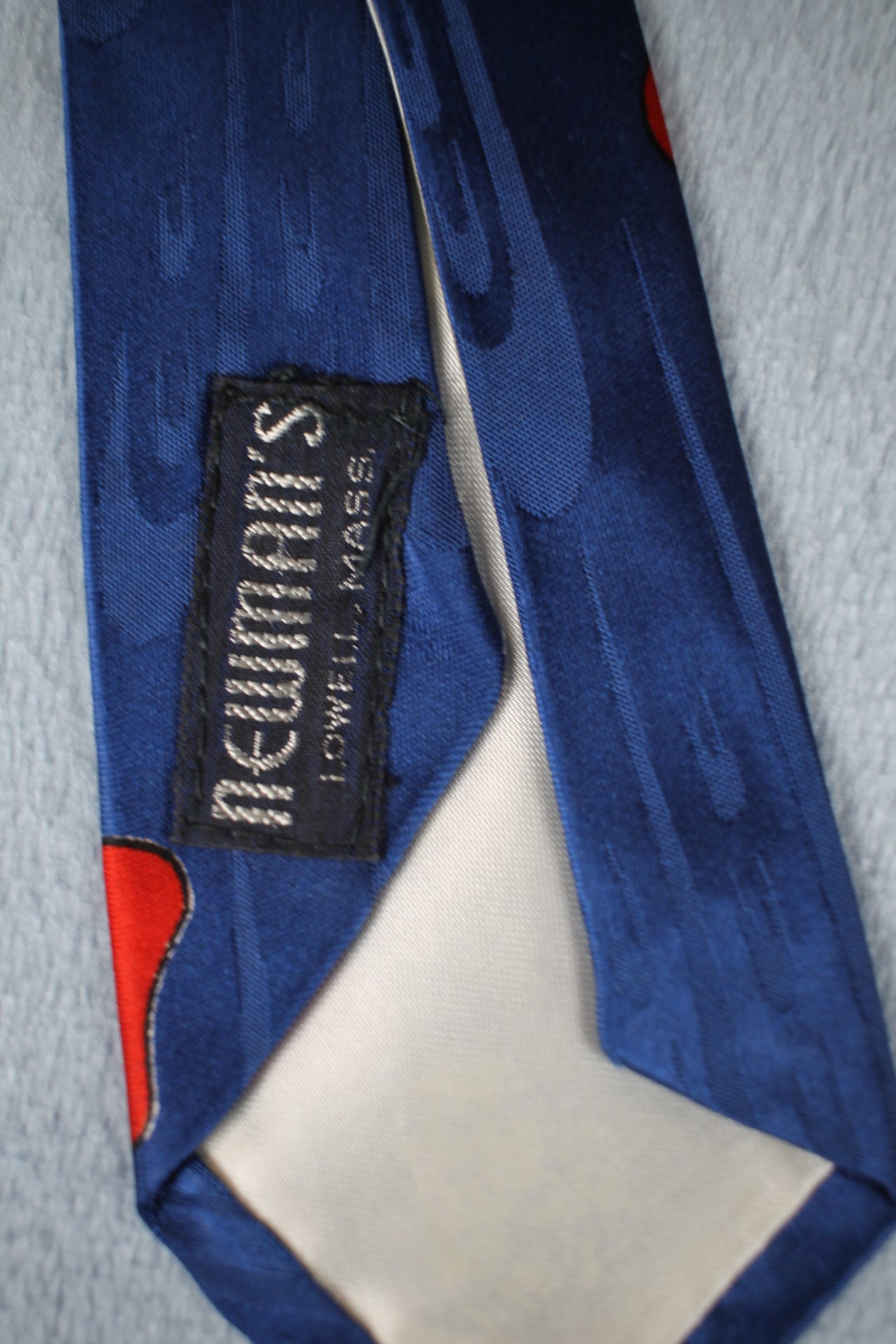 Vintage Newmans 1940s/50s mass blue red white pattern swing tie