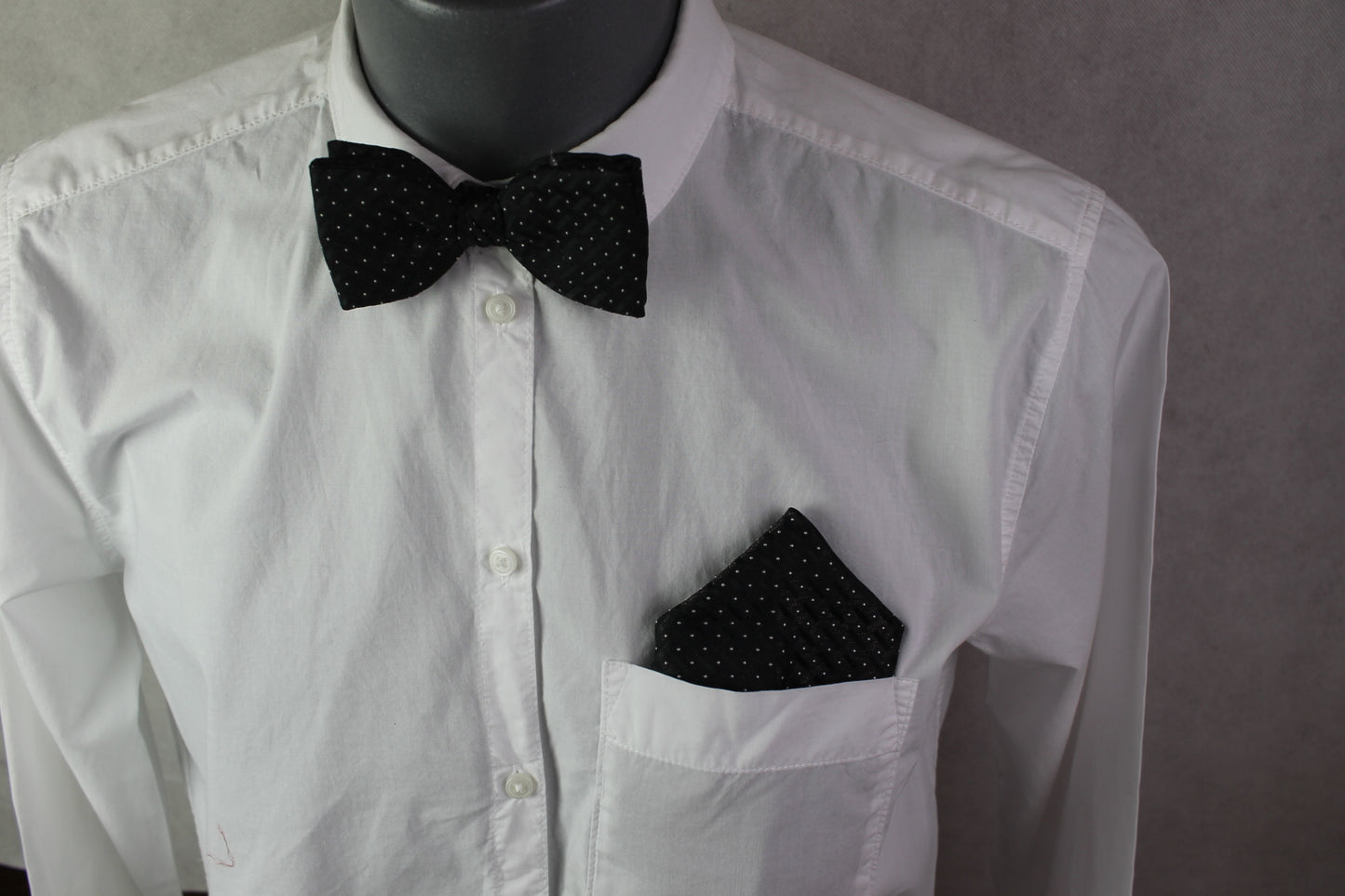 Vintage Frederick Theak pre-tied bow tie and handkerchief set black silver sparkly spotted pattern adjustable