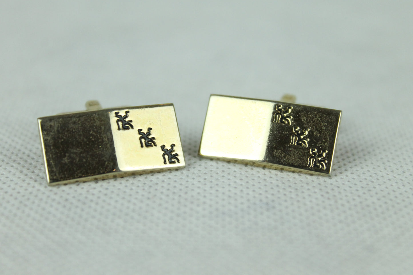 Vintage Gold Metal Oblong Three Lions Cuff Links