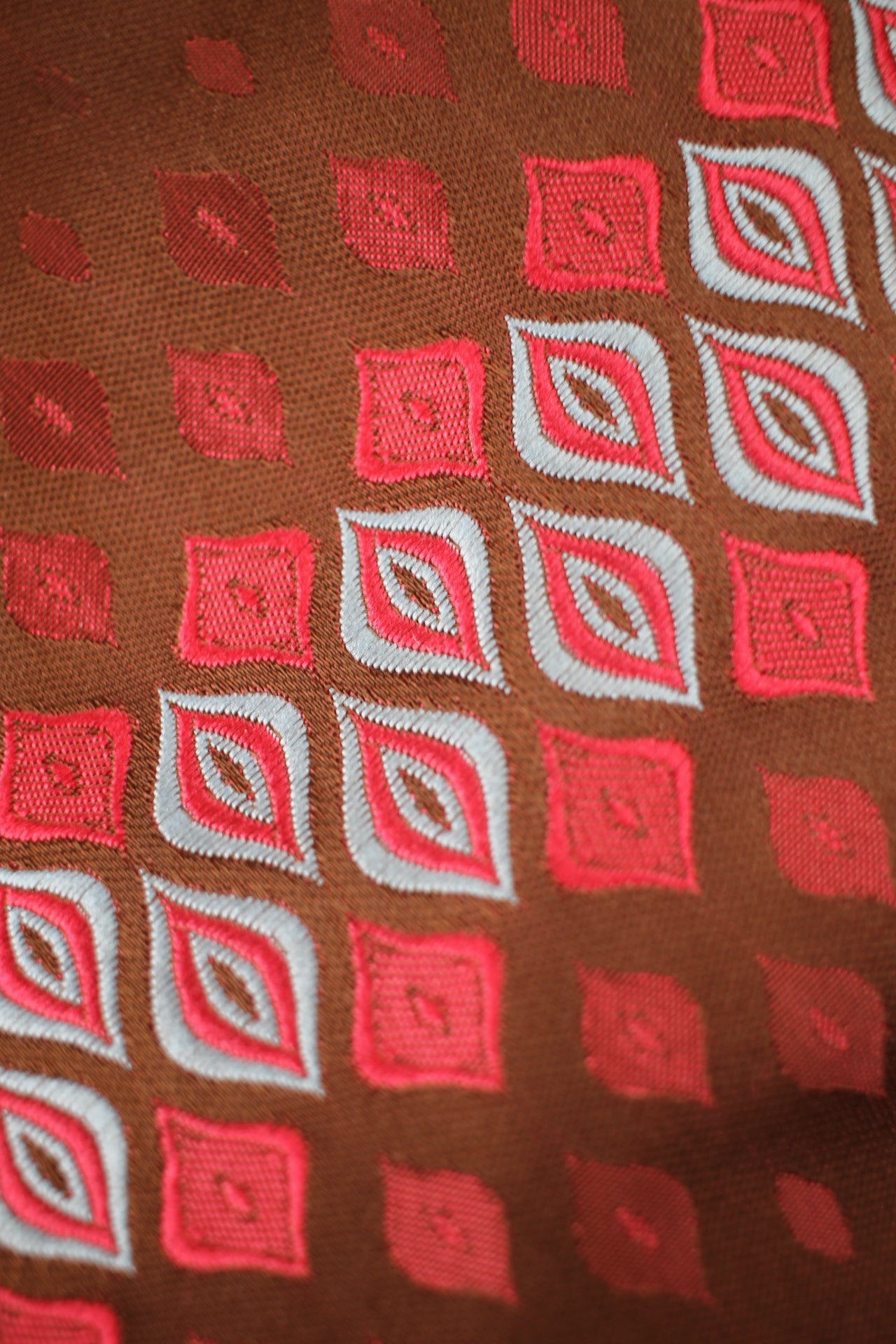 Vintage Tootal 1960s brown red blue pattern kipper tie