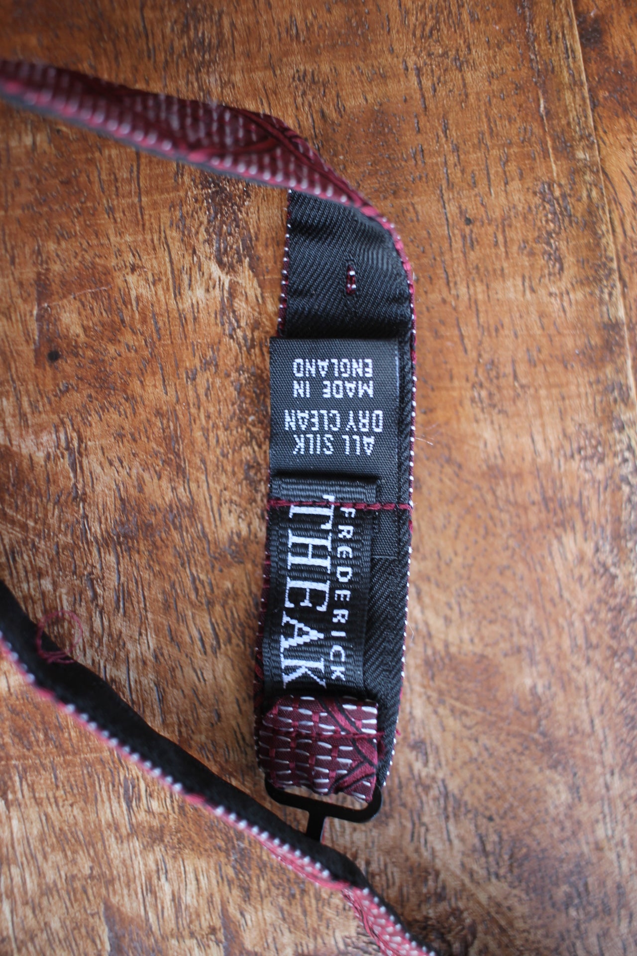 Vintage Frederick Theak pre-tied dark red silver pattern bow tie adjustable still in box