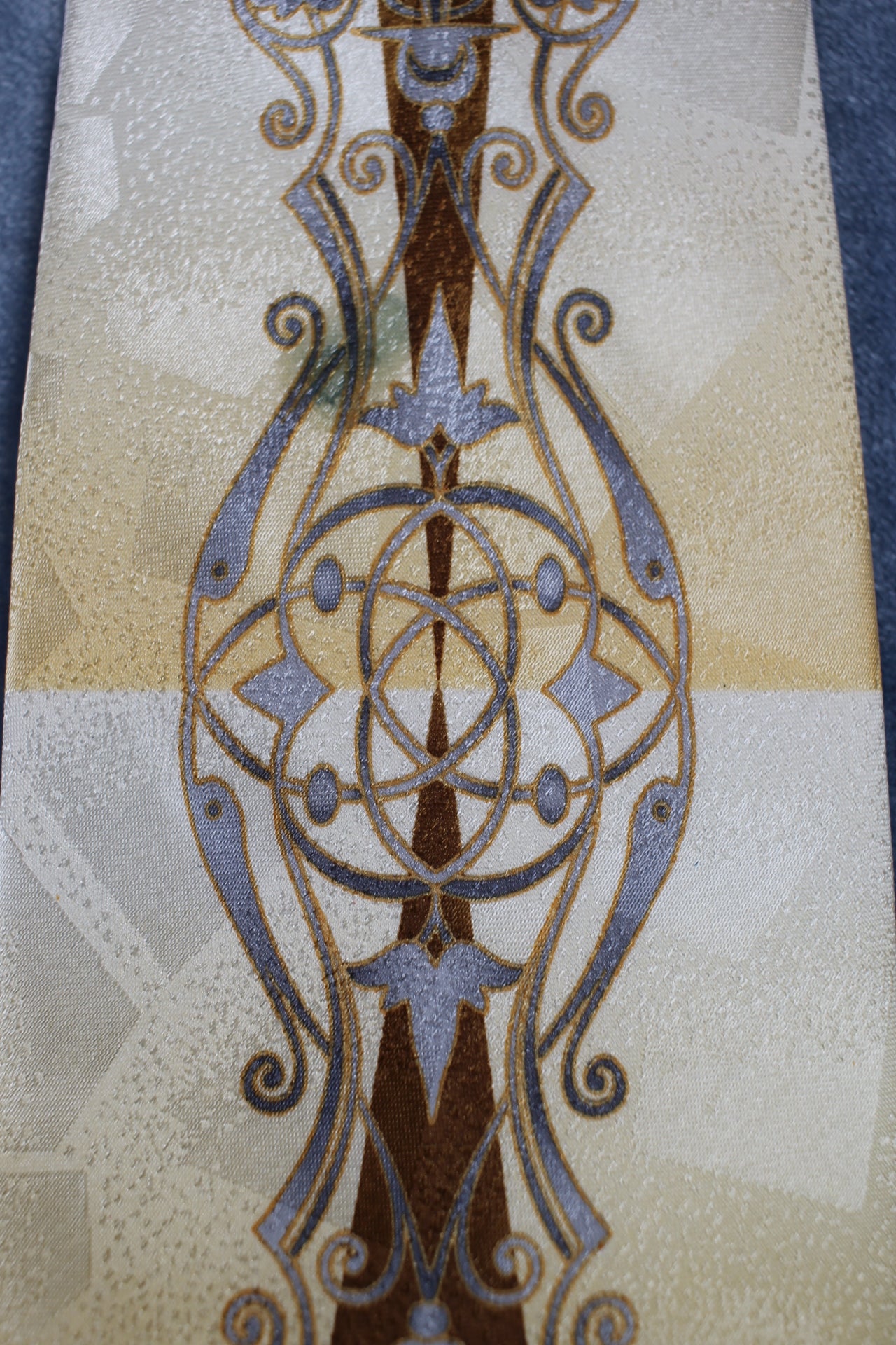 Vintage Fratello Hand Made1940s/50s cream bronze blue pattern swing tie