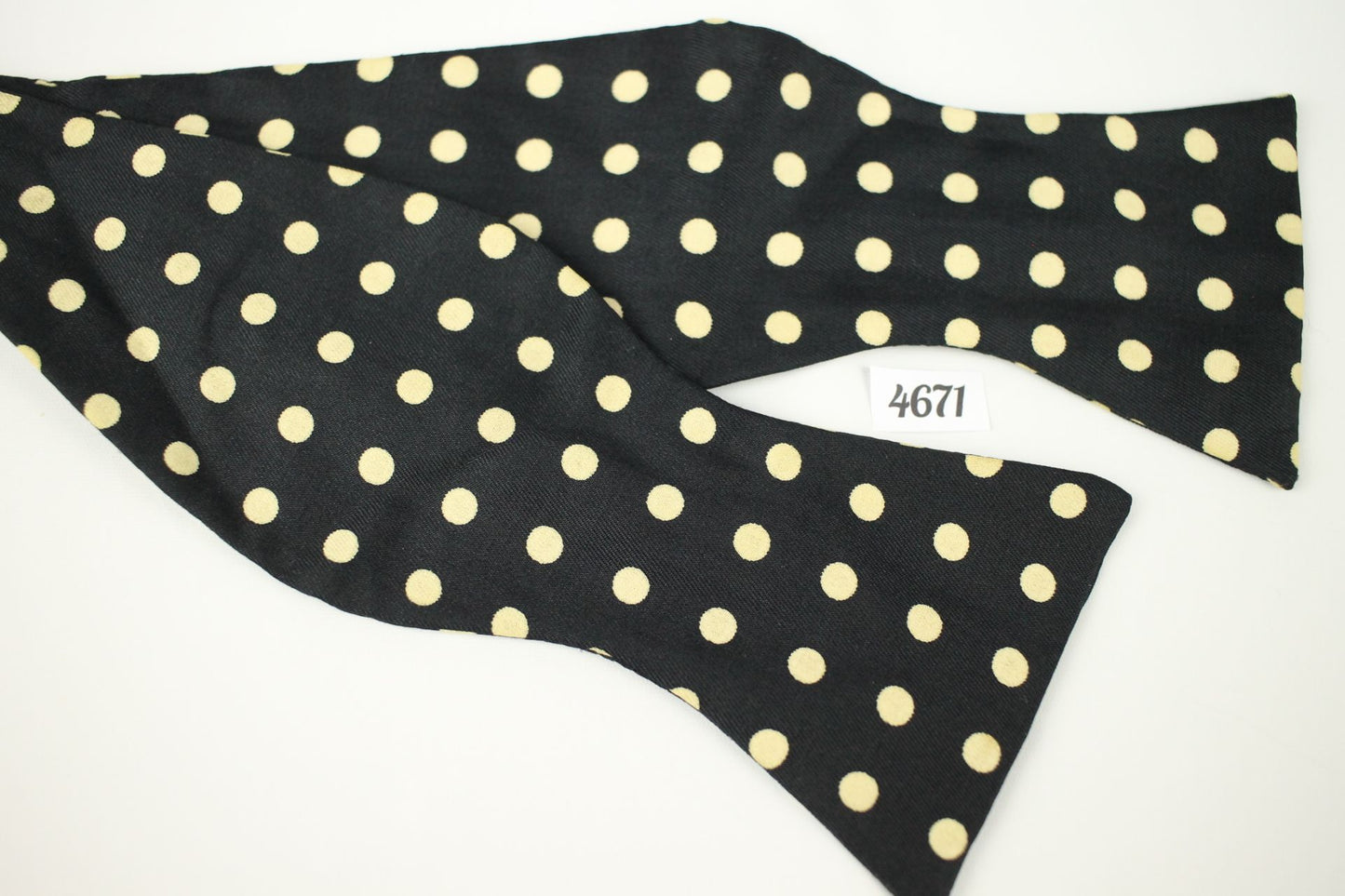 Vintage Stinchfield Black Ivory All Silk Self Tie Straight End Thistle Polka Dot Bow Tie