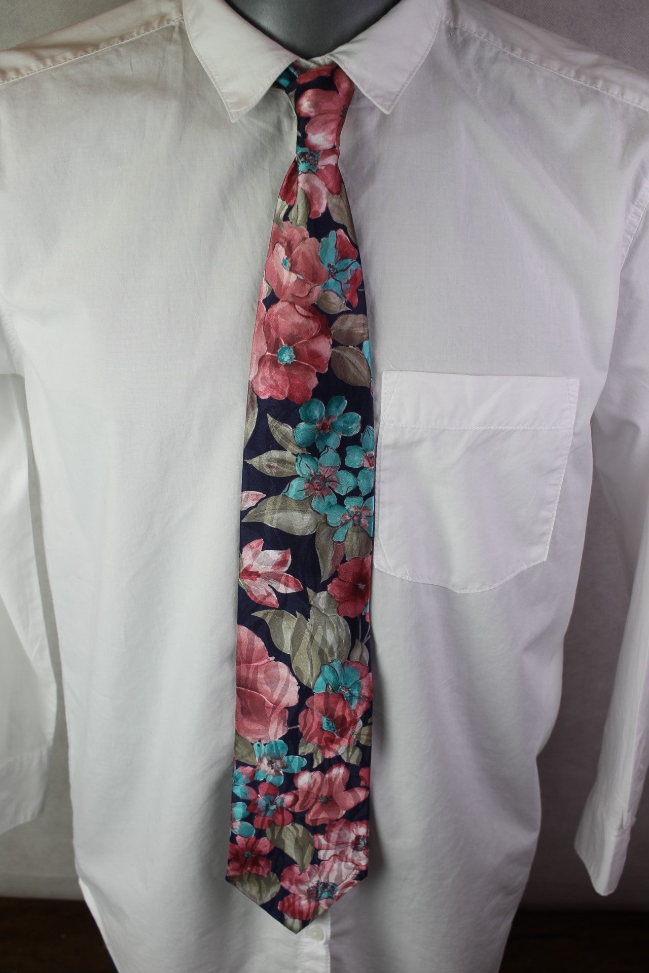 Vintage Berkman Place 1940s/1950s pink green gold floral pattern tie