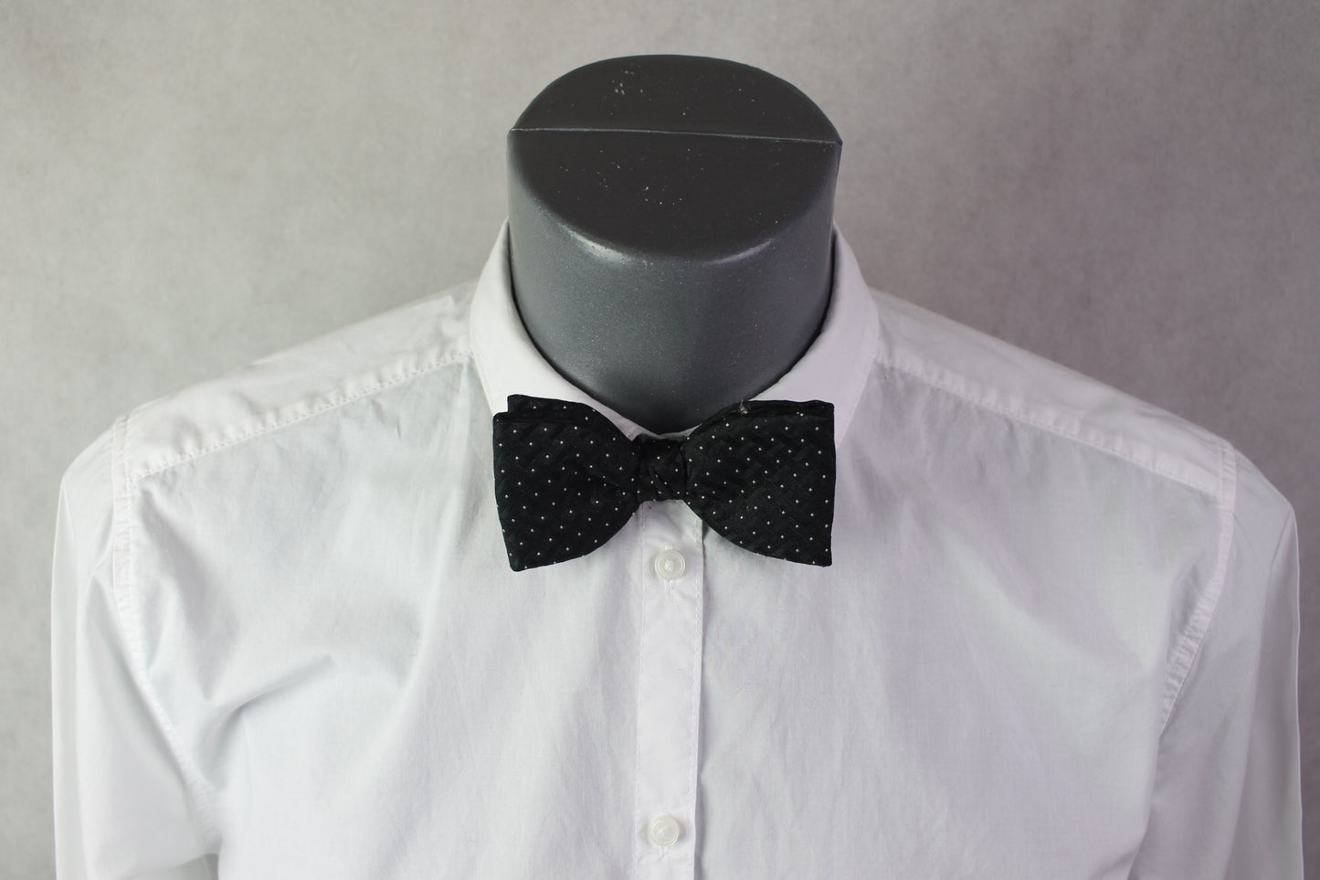 Vintage Frederick Theak pre-tied bow tie and handkerchief set black silver sparkly spotted pattern adjustable