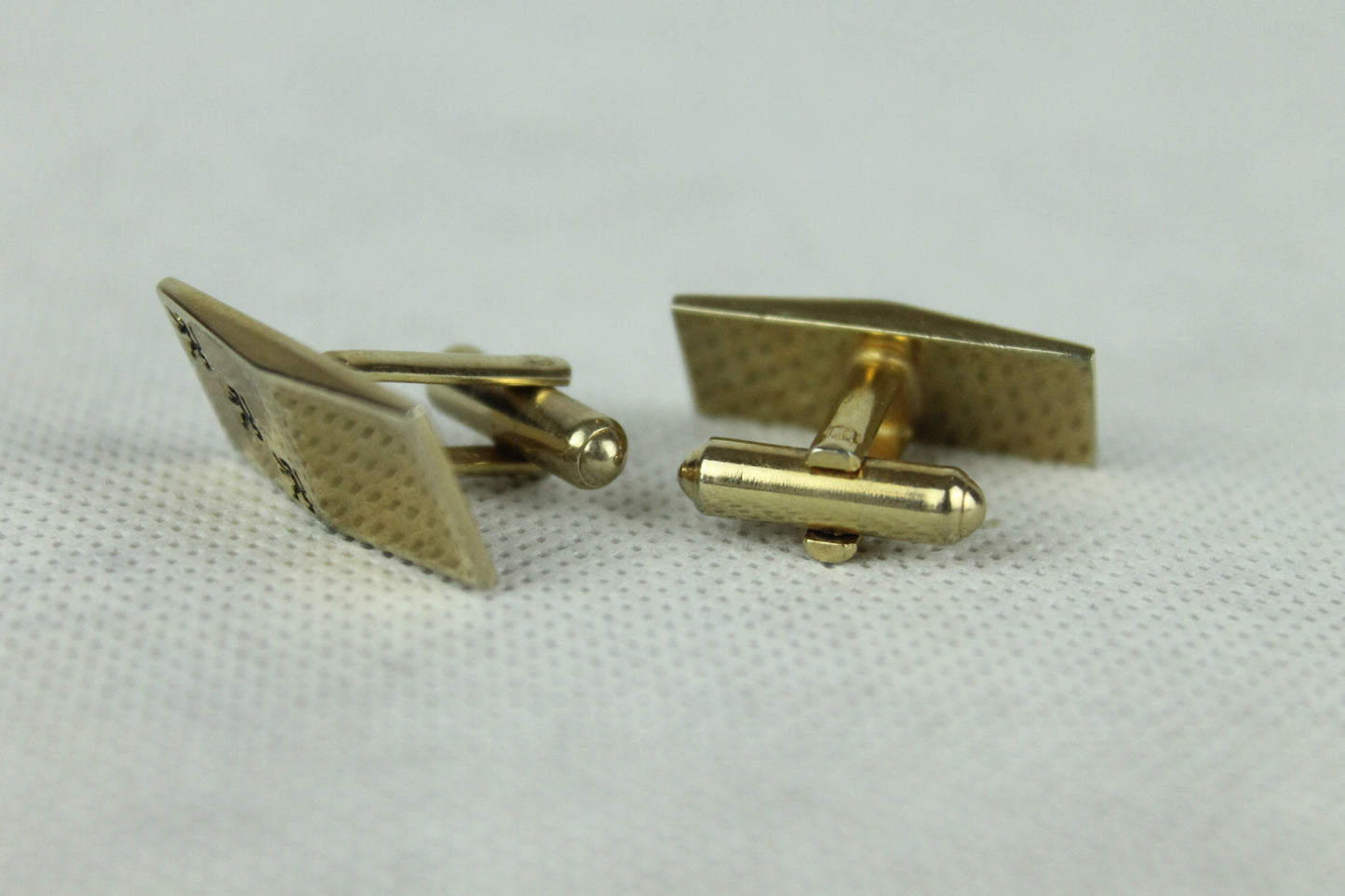 Vintage Gold Metal Oblong Three Lions Cuff Links