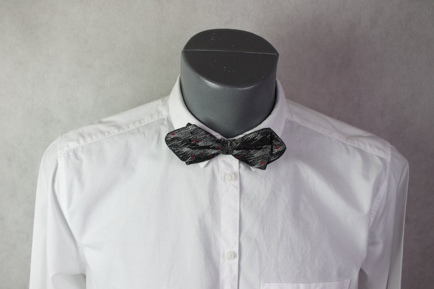 Vintage pre-tied grey silver black pattern bow tie adjustable