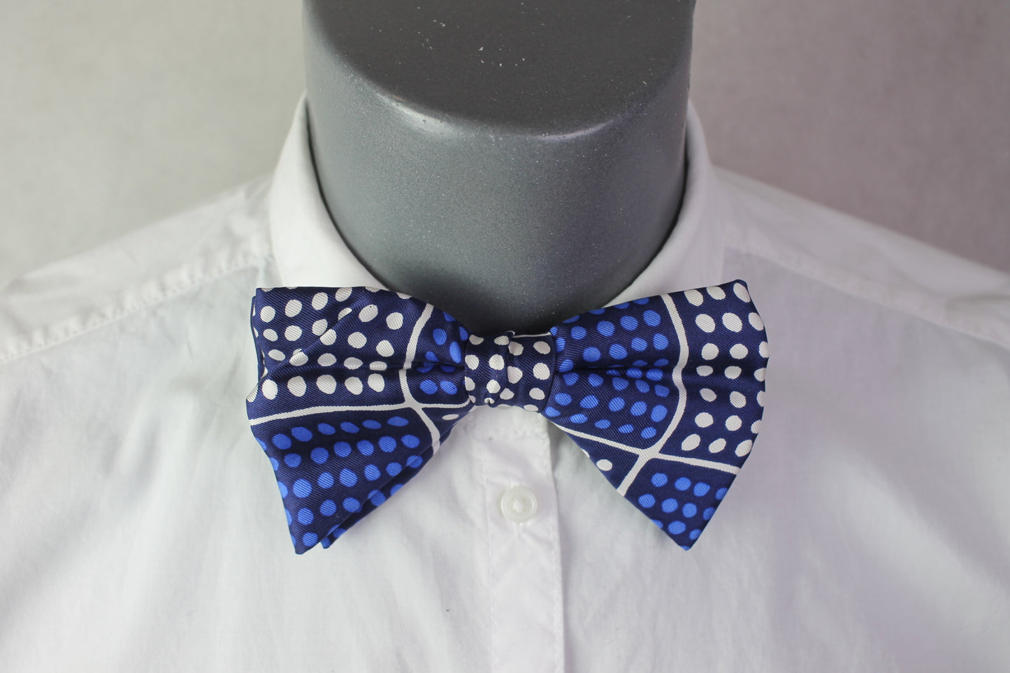 Vintage pre-tied clip on blue cream spotted pattern bow tie