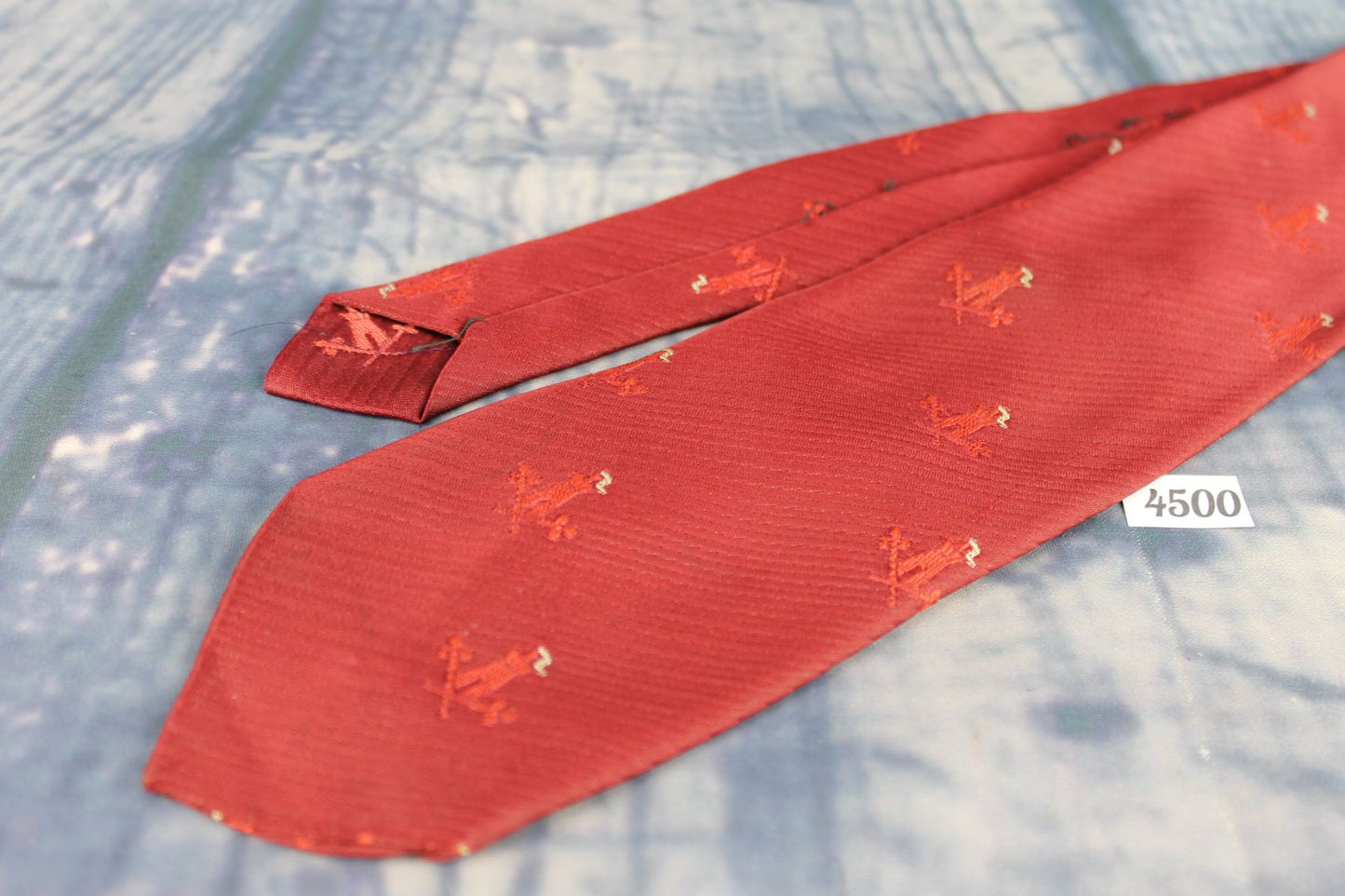 Vintage 1960s Chadwick By Wembley Castles Crossed Swords Burgundy Skinny Tie