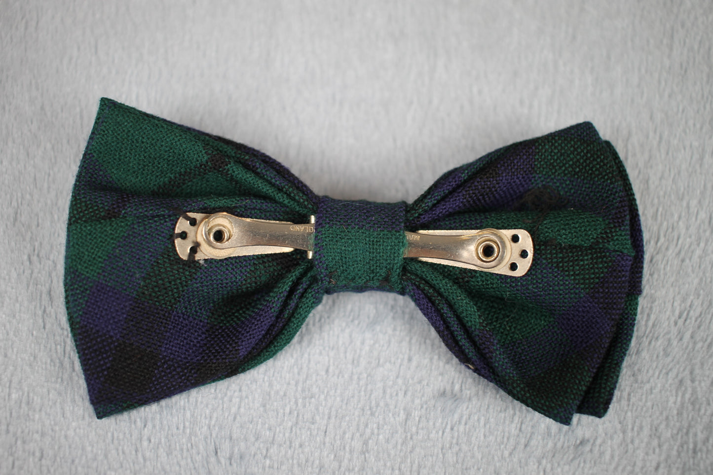 Vintage green blue tartan pattern clip on bow tie