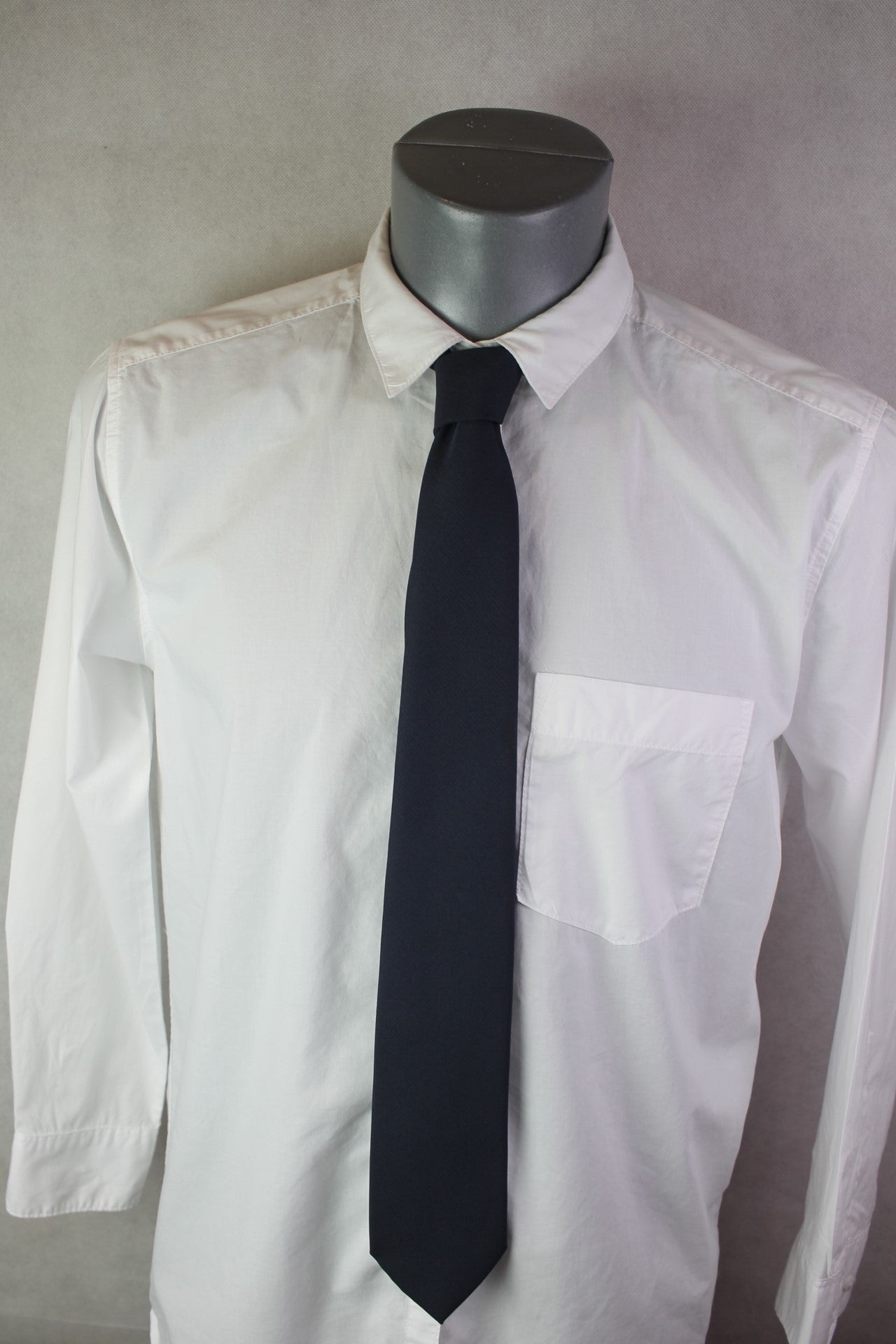 Vintage Wembley Wemlon navy blue tie