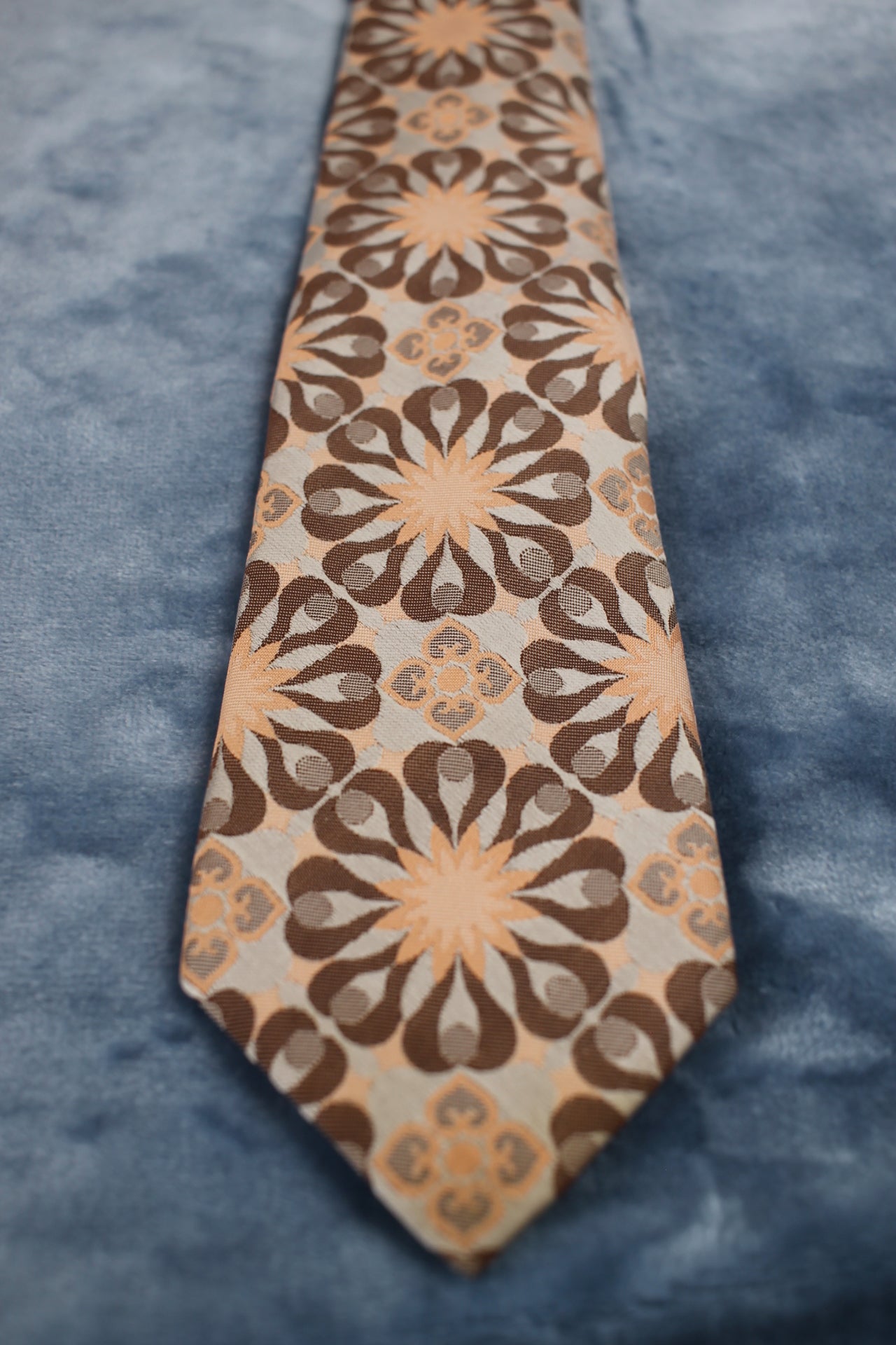 Vintage Tootal 1960s peach brown floral pattern kipper tie