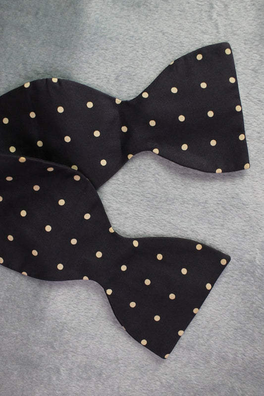 Vintage self tie thistle end all silk blue white polka dots pattern bow tie adjustable