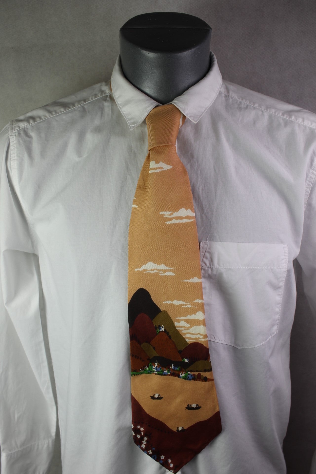 Vintage peach mountain sea and sky scene swing tie