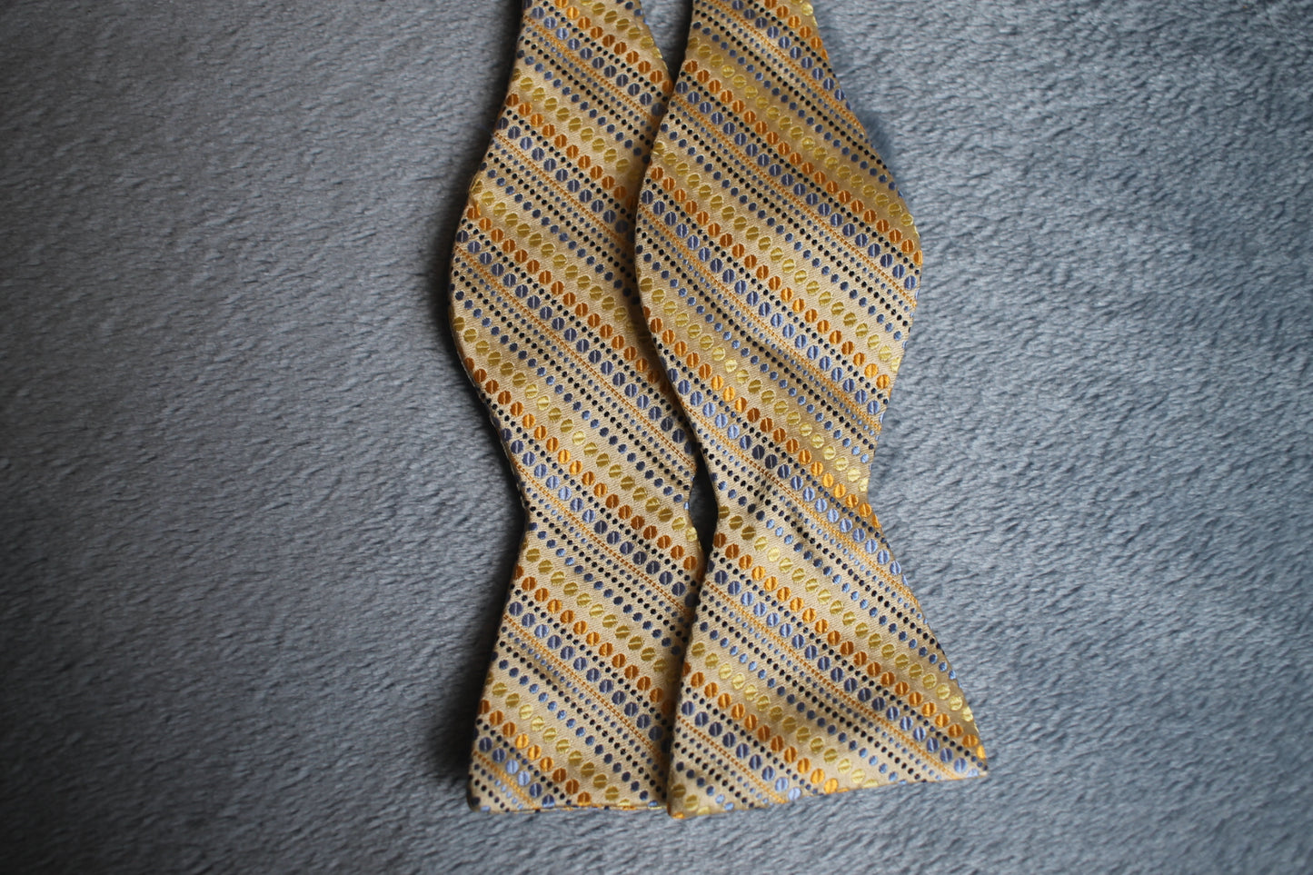 Vintage Bruno Piatelli self tie thistle end all silk gold bronze blue pattern bow tie