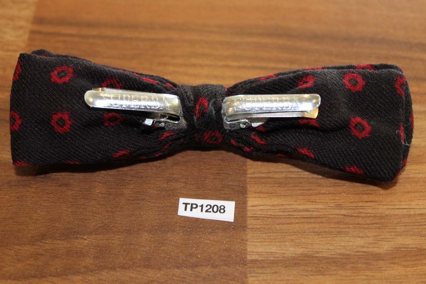 Vintage black red repeat pattern clip on bow tie