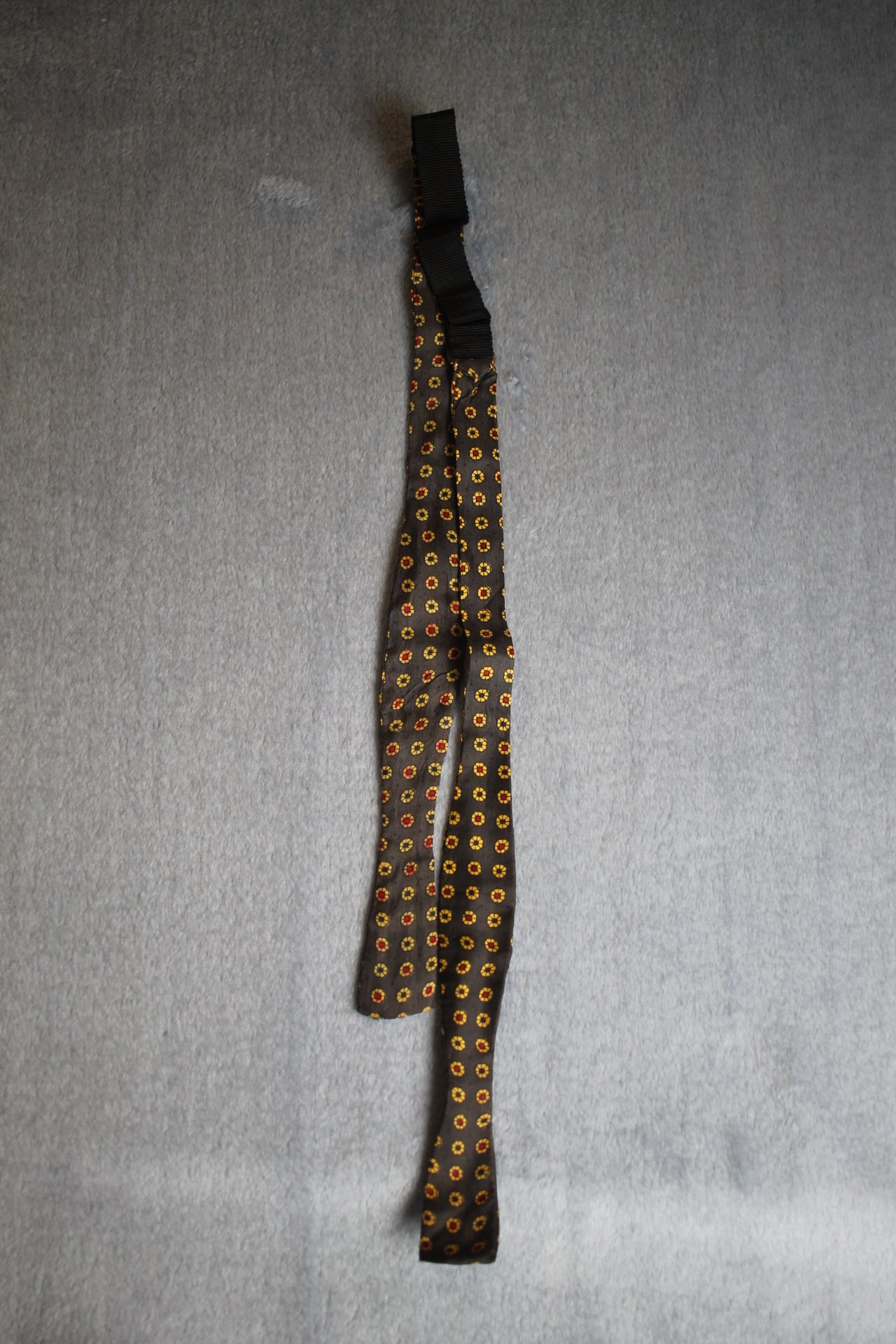 Vintage self tie straight end green red motifs pattern bow tie adjustable