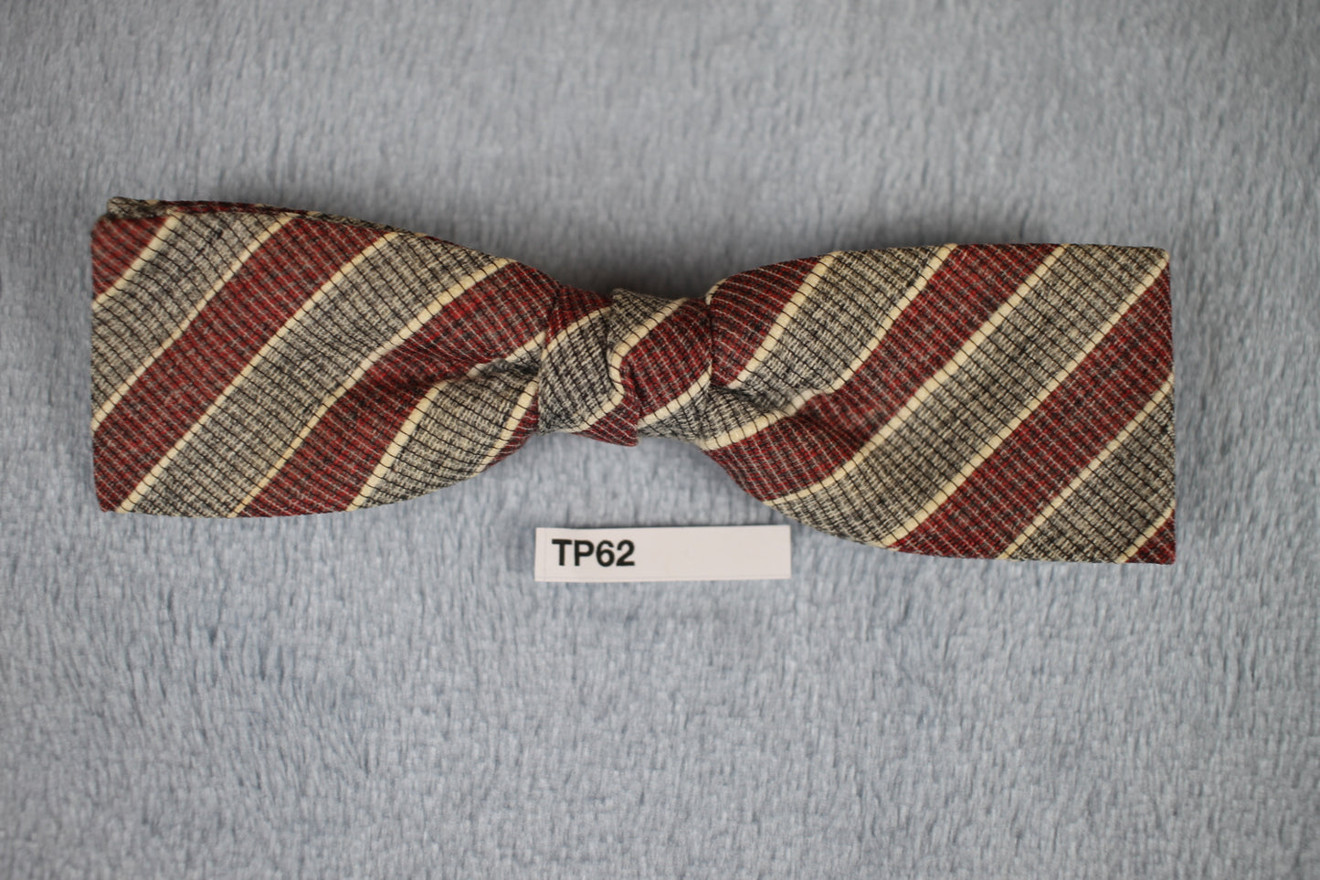 Vintage grey red striped pattern clip on bow tie