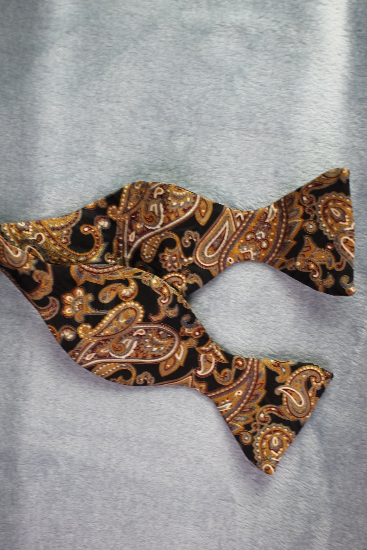 Vintage Frederick Theak silk self tie thistle end black gold paisley bow tie adjustable