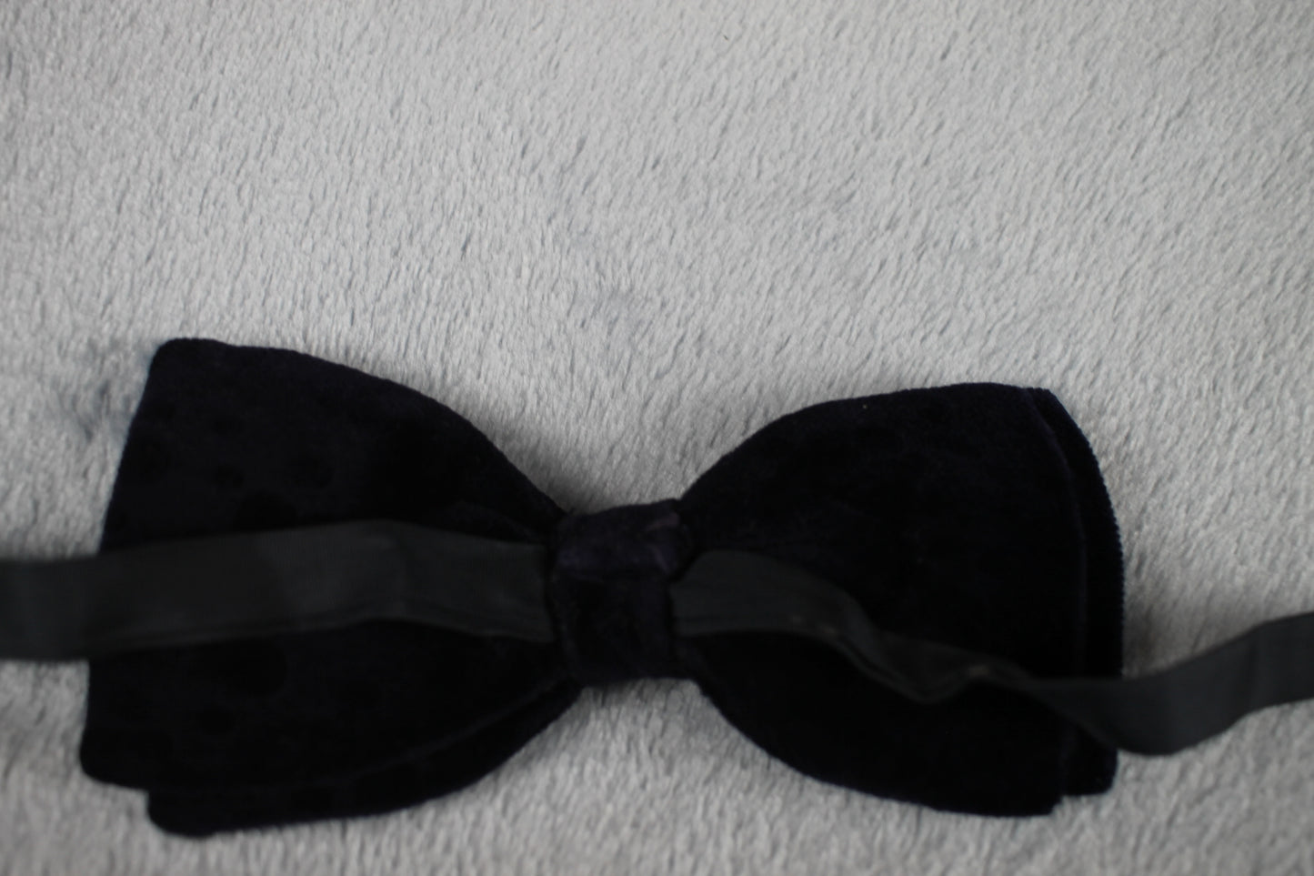 Vintage pre-tied classic blue velvet bow tie adjustable
