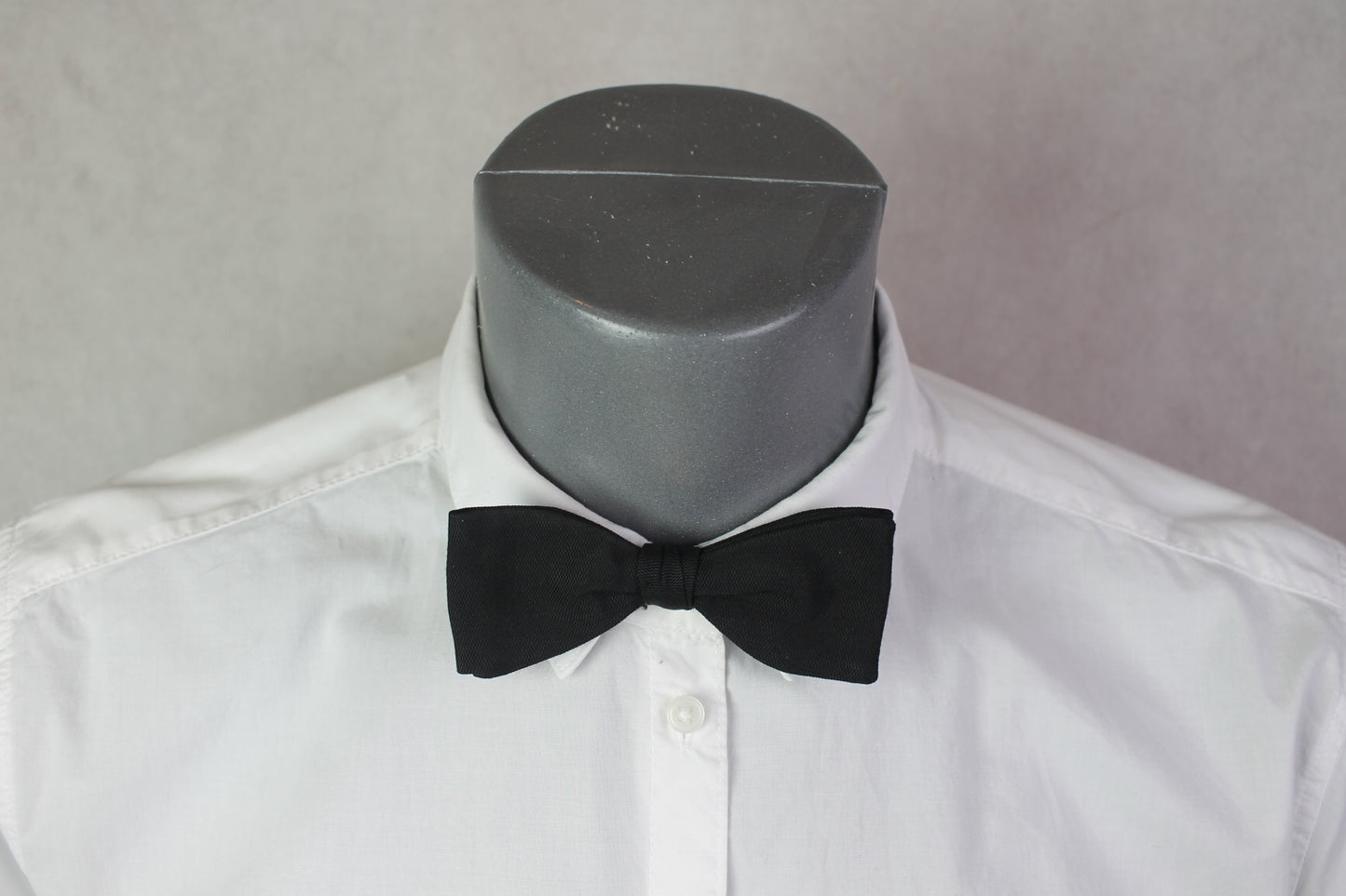 Vintage pre-tied classic black bow tie adjustable