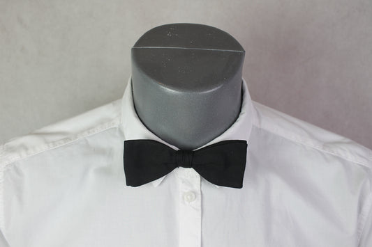 Vintage pre-tied classic black bow tie adjustable