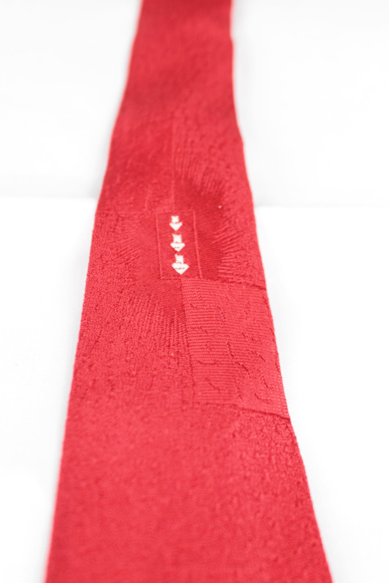 Vintage Weinstock Lubin & Co Jacquard Skinny Red Tie