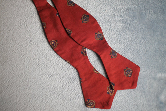 Vintage Robert Talbot self tie thistle end pure silk red blue circles pattern bow tie adjustable
