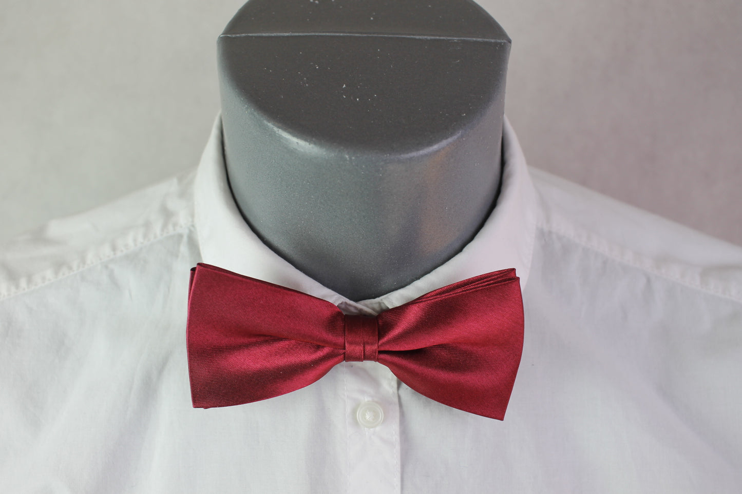 Vintage pre-tied deep red bow tie adjustable still in box