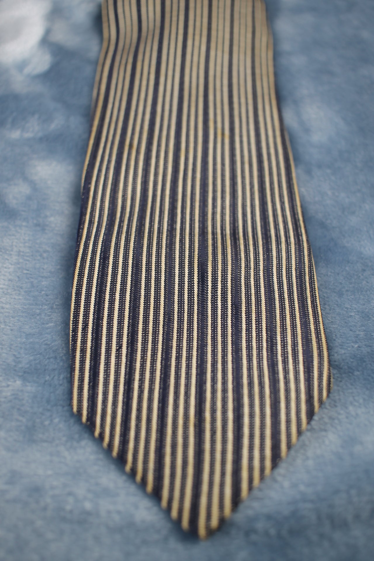 Vintage Blue Cream Striped Pattern Skinny Tie 1940s/1950s