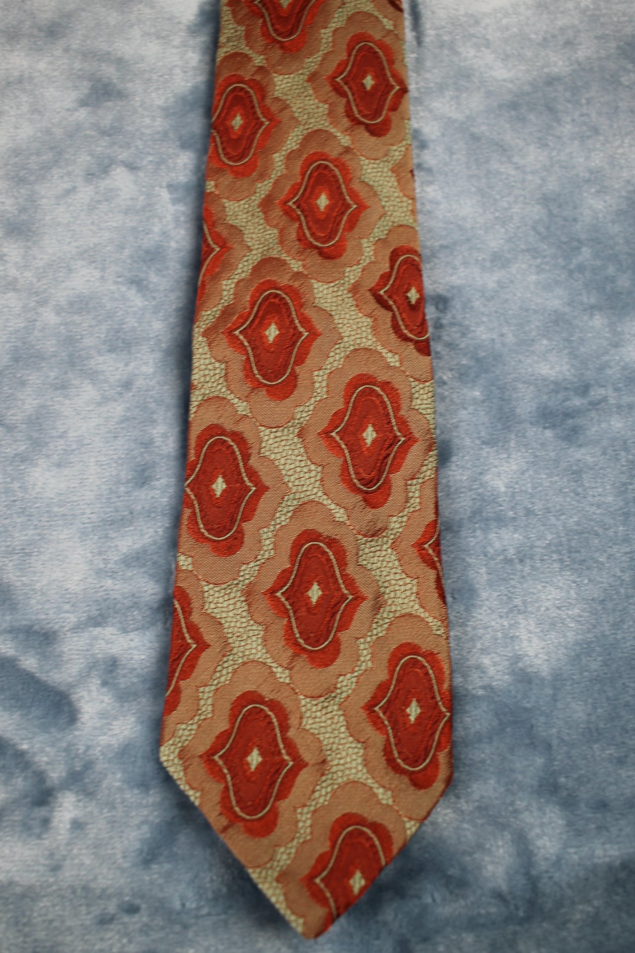Vintage Tivoli 1960s green red pattern tie