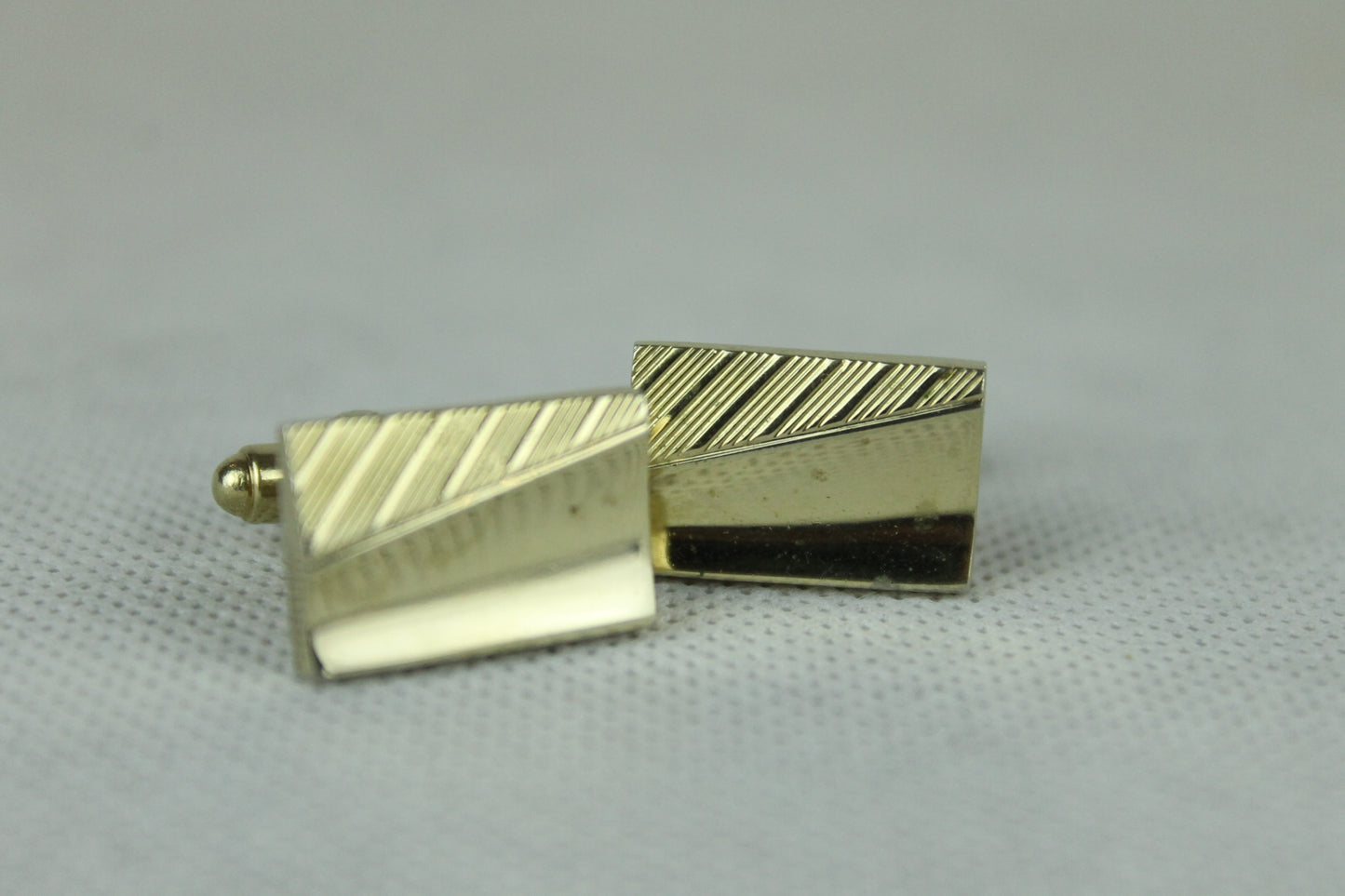 Vintage Gold Oblong Diagonal Stripe Polished Cuff Links