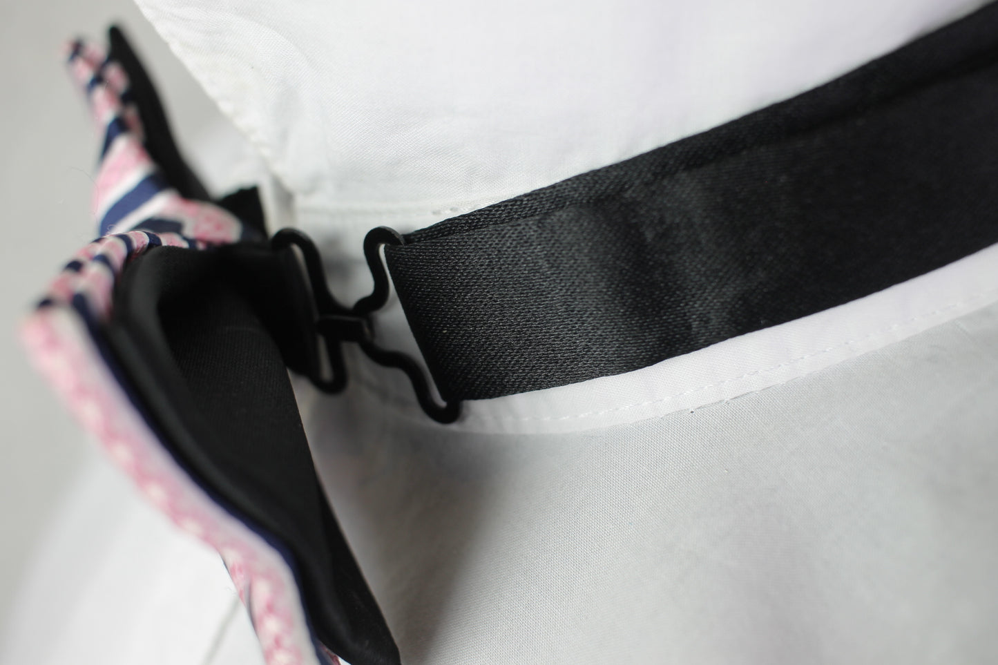 Vintage pre-tied pink black striped pattern bow tie adjustable