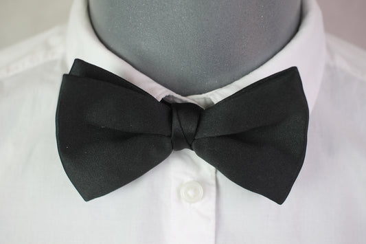 Vintage Akco pre-tied black classic bow tie adjustable