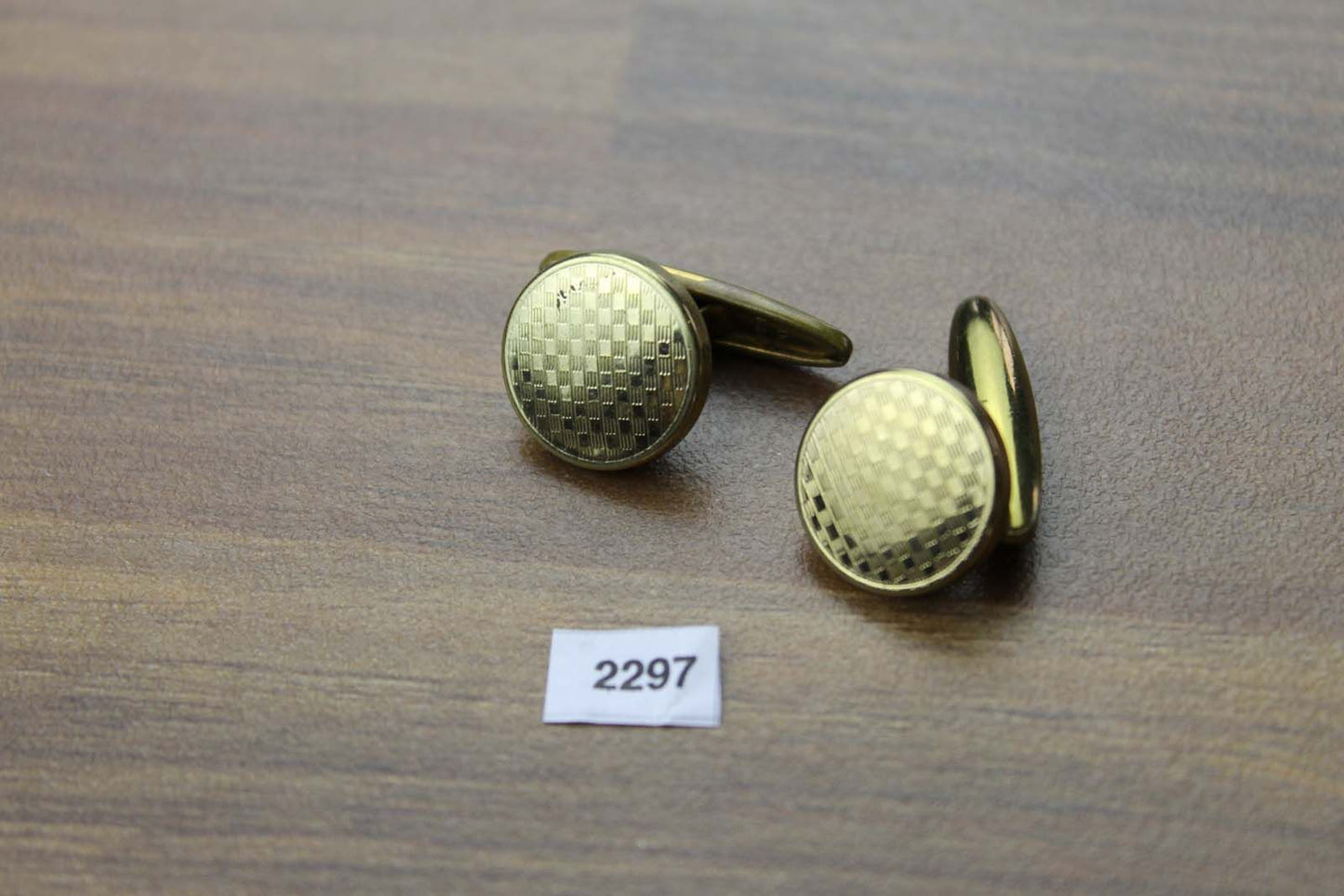 Vintage Embossed Gold Metal Round Chain Connect Cuff Links 1950s