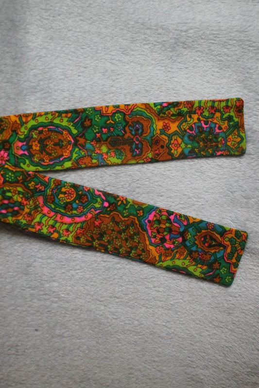 Vintage self tie paddle end pink brown green blue pattern bow tie