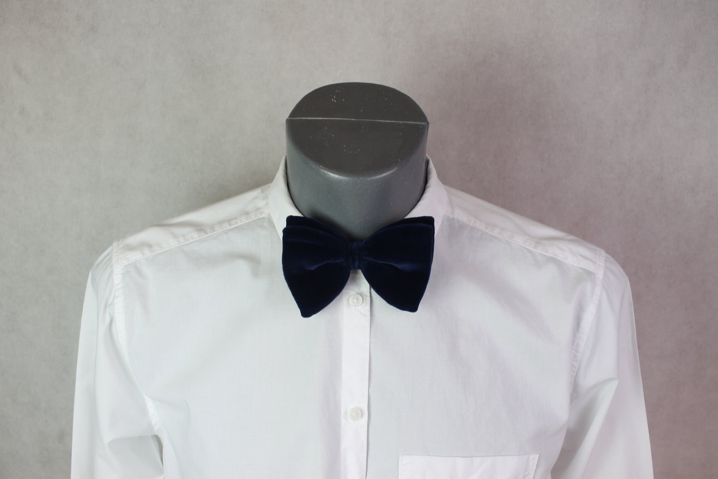 Vintage pre-tied dark blue velvet bow tie adjustable