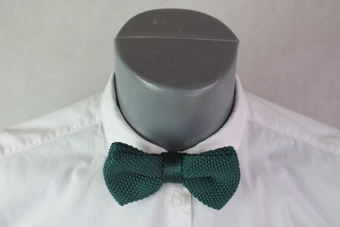 Vintage pre-tied bottle green bow tie adjustable
