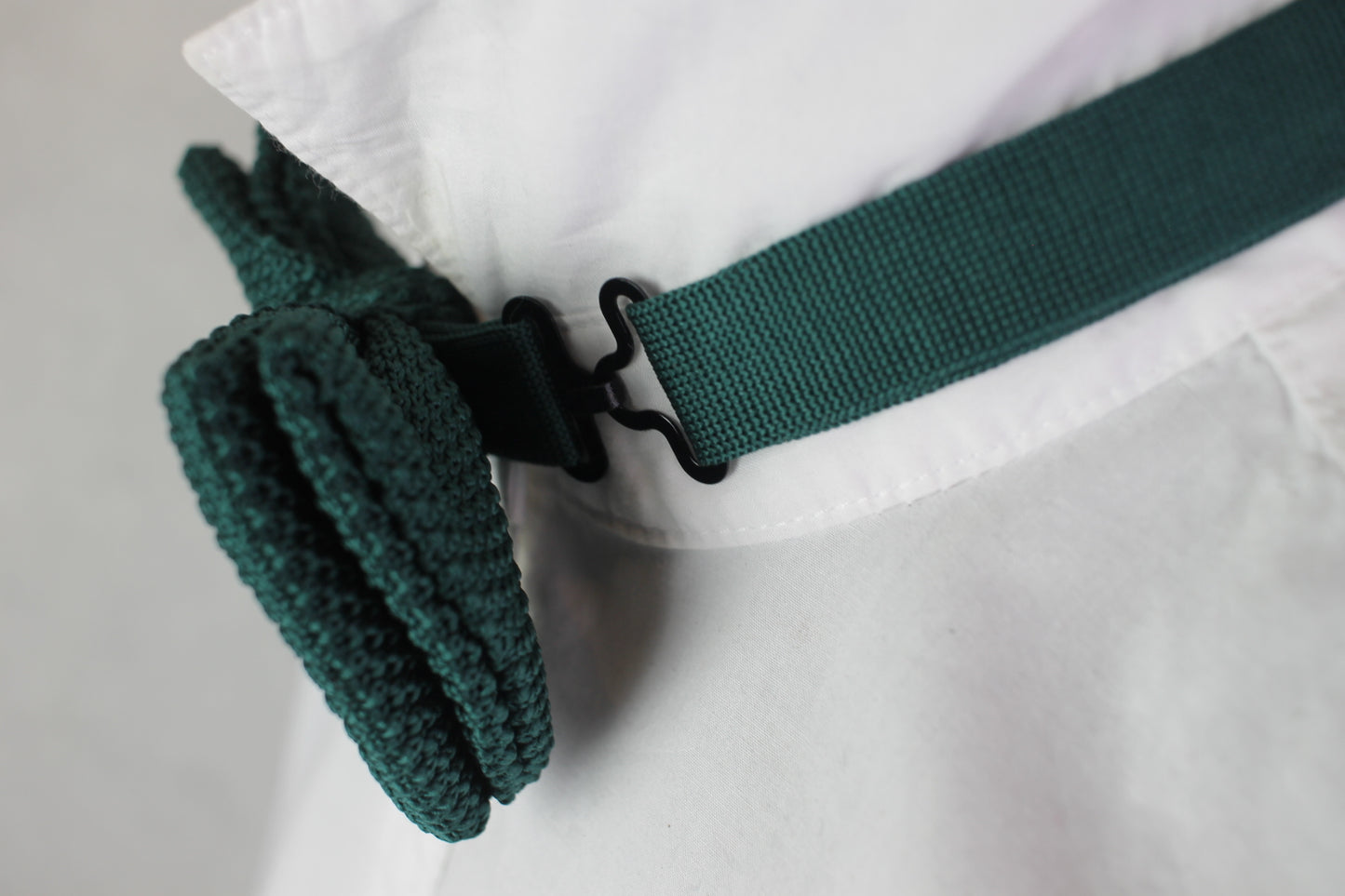 Vintage pre-tied bottle green bow tie adjustable