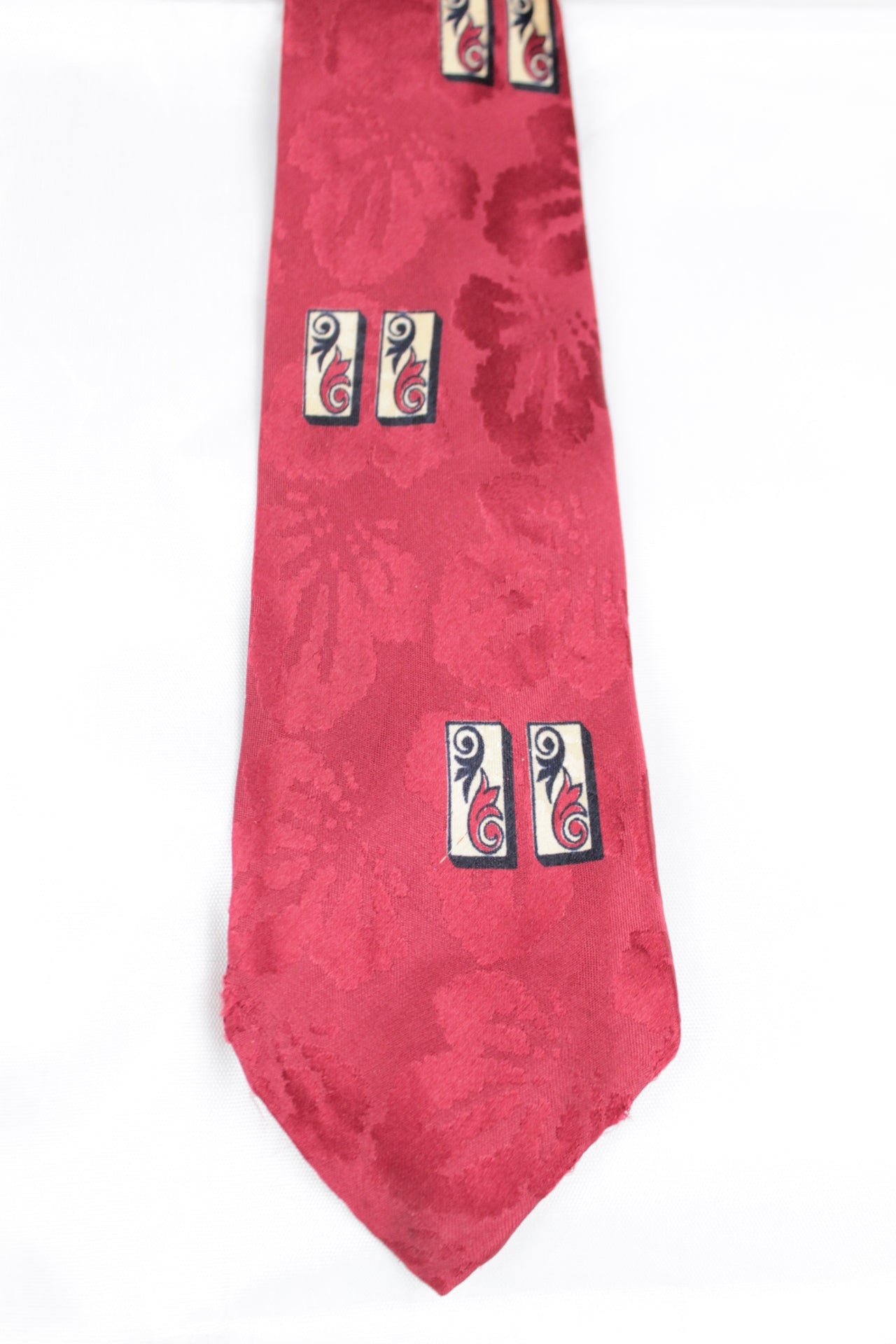 Vintage Coffee's California cherry red jacquard skinny tie 1950s/60s