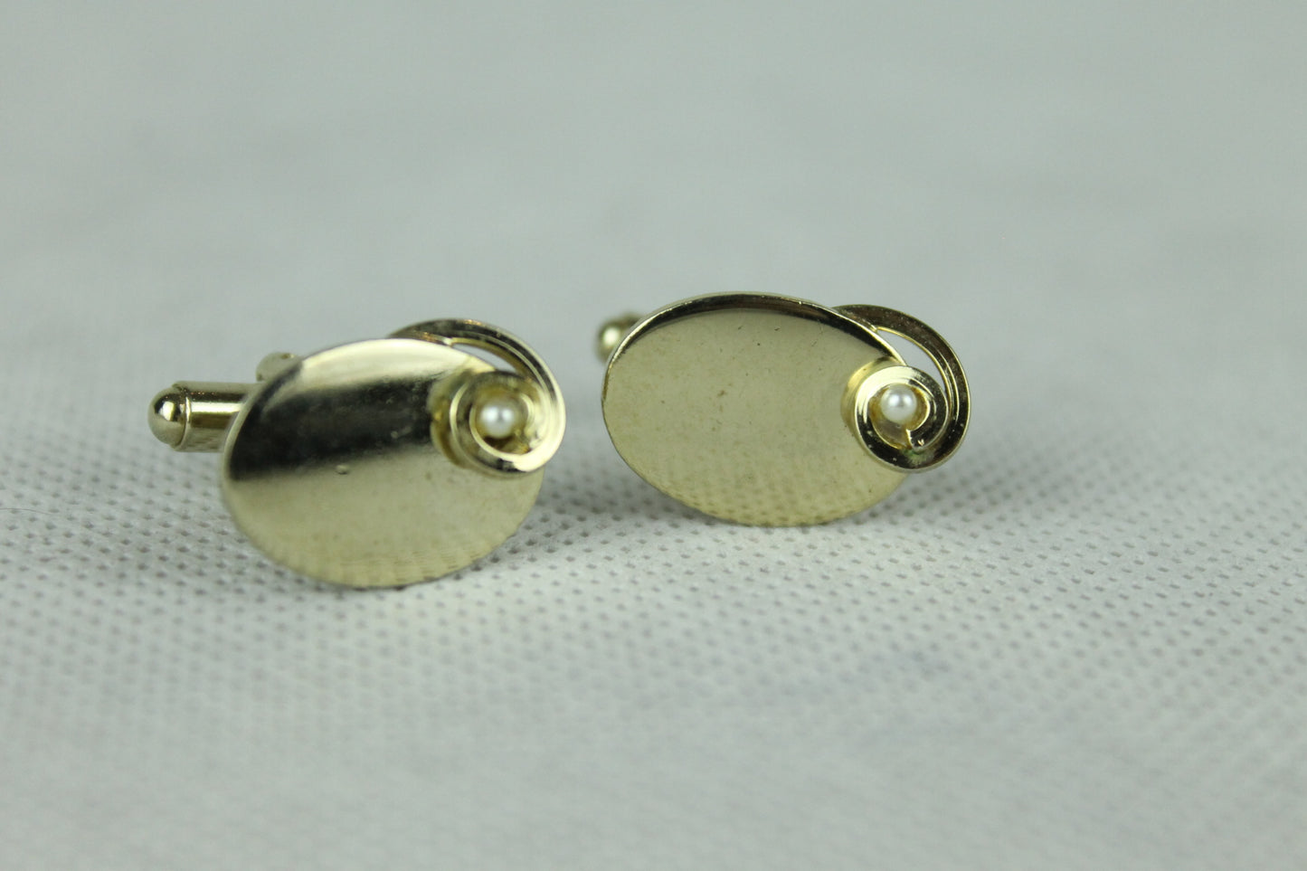 Vintage Gold Metal Oval Cufflinks Swirl Set Pearl