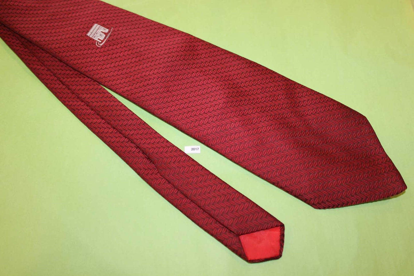 Vintage 1960s/70s Wemlon By Wembley Burgundy Arc de Triomphe Tie
